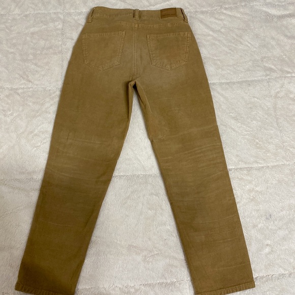 Almost new american eagle pants, only used it once, it doesn't stretch much. - Picture 2 of 3